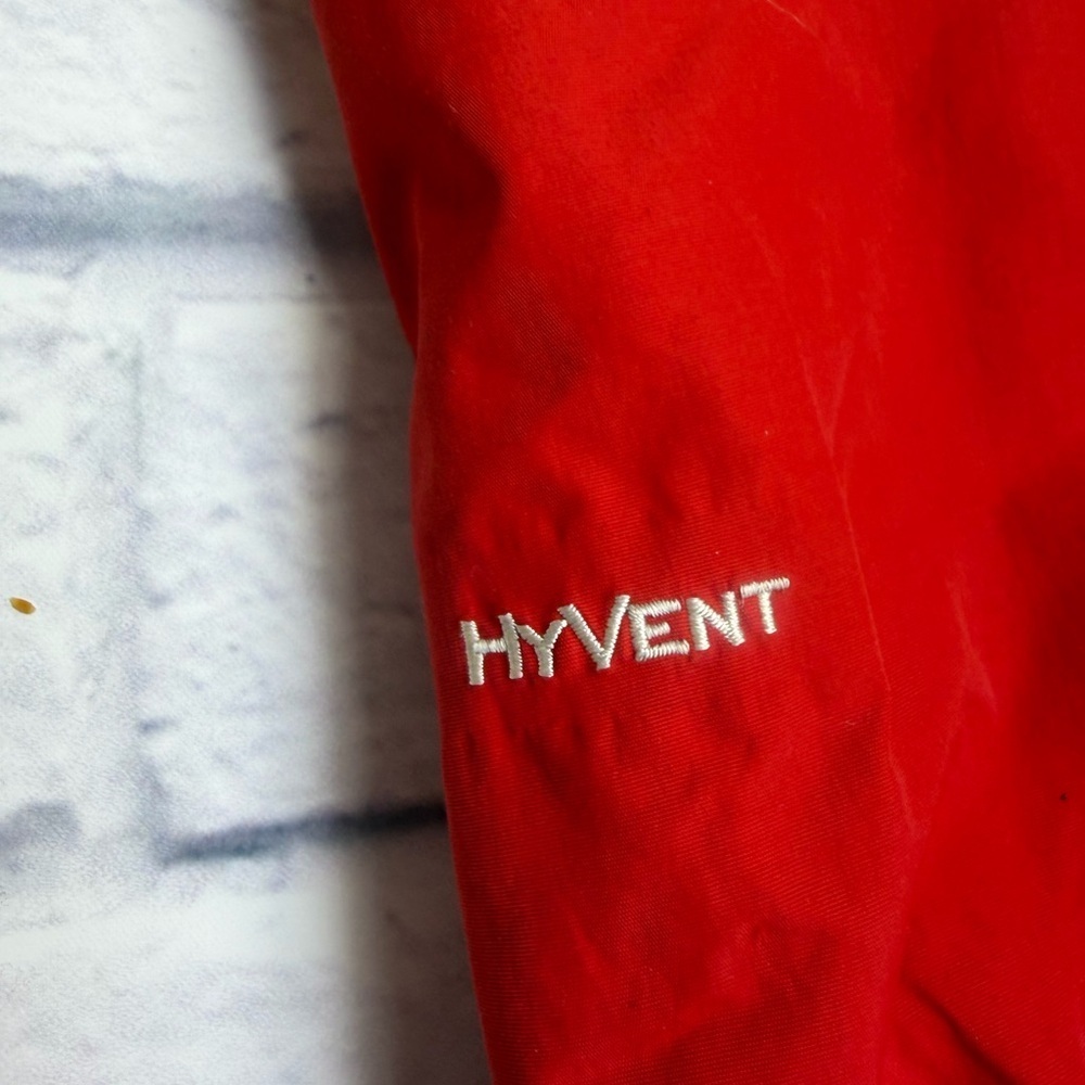 The North Face Vibrant Red and Cream Jacket. Size Small. Snow Ski. - Picture 4 of 12